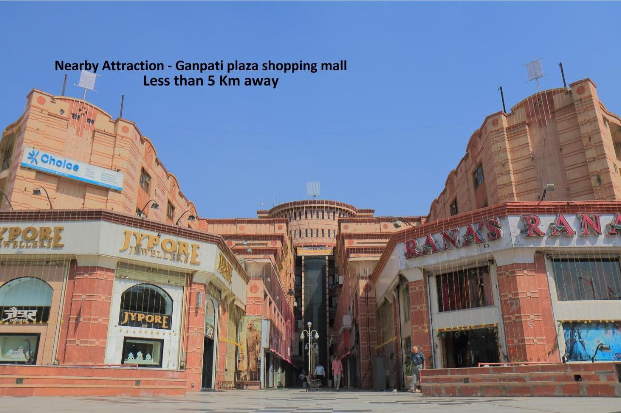 Aapnni Hotel Jaipur Ngoại thất bức ảnh